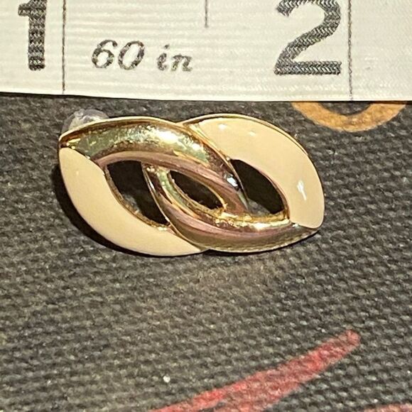 Trifari Enamel Gold Post Earrings - Picture 6 of 6